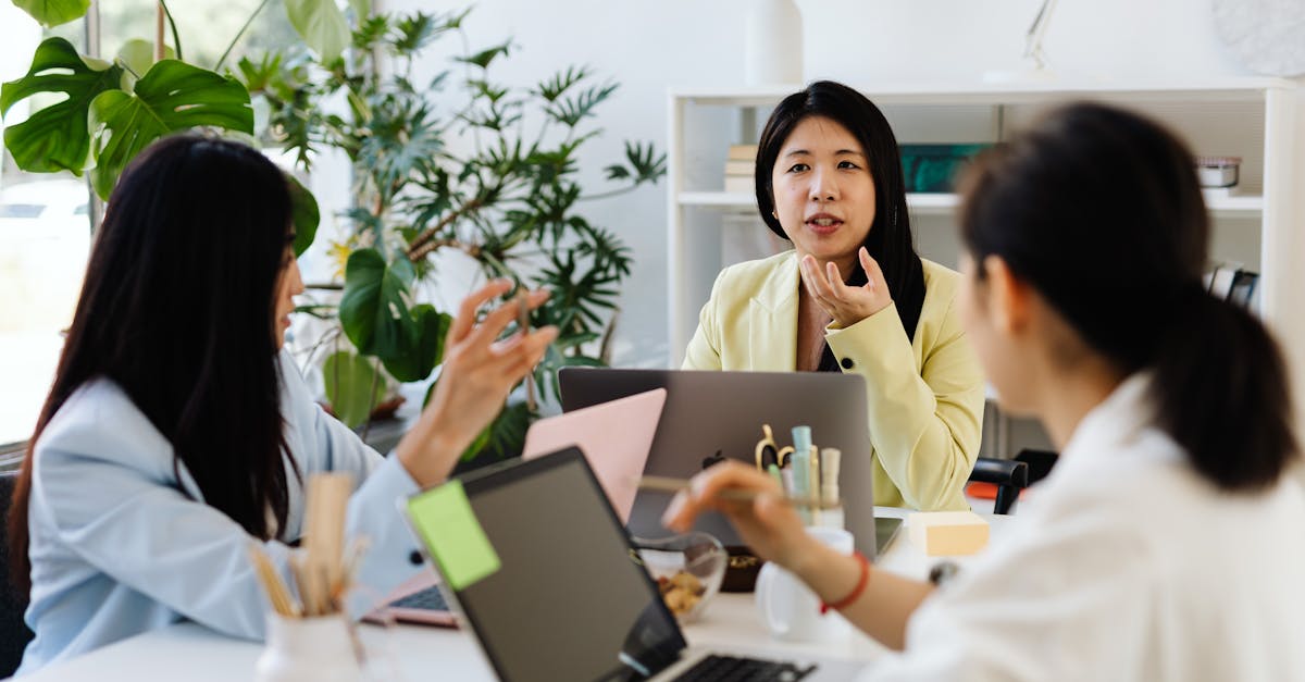 战秦：深圳香港代理平台